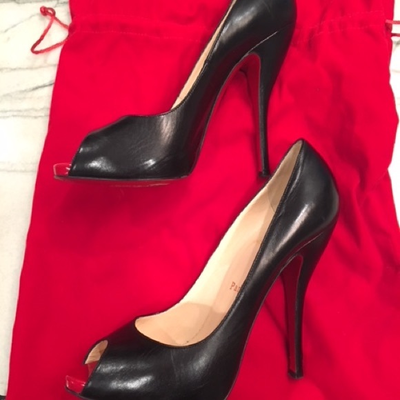 CLASSIC LOUBOUTIN PATENT LEATHER PEEP TOES - Picture 3 of 7